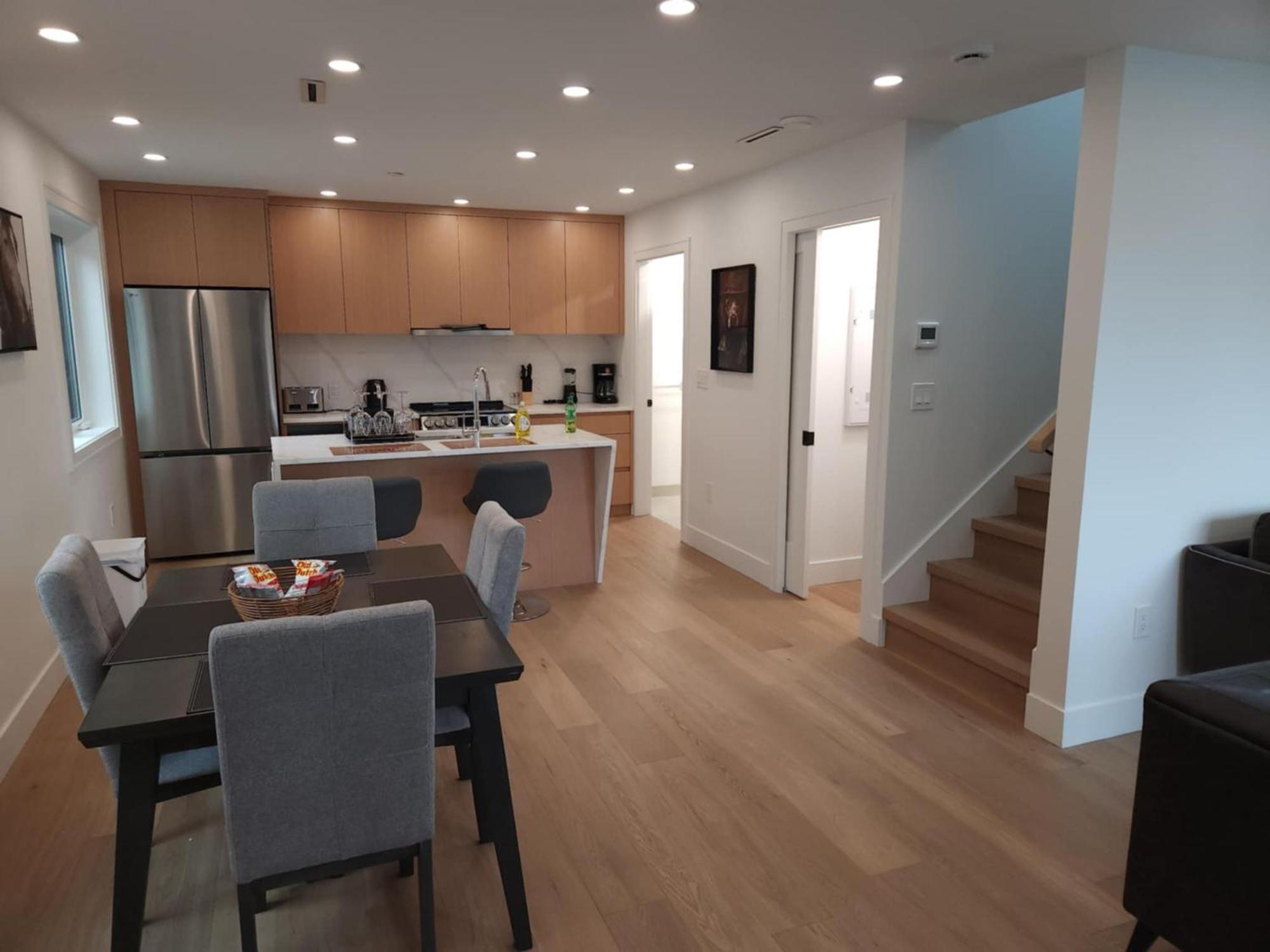 Signature Luxe Top-Floor Townhouse 2Br, 3Ba With Stunning Views Vancouver Exteriör bild