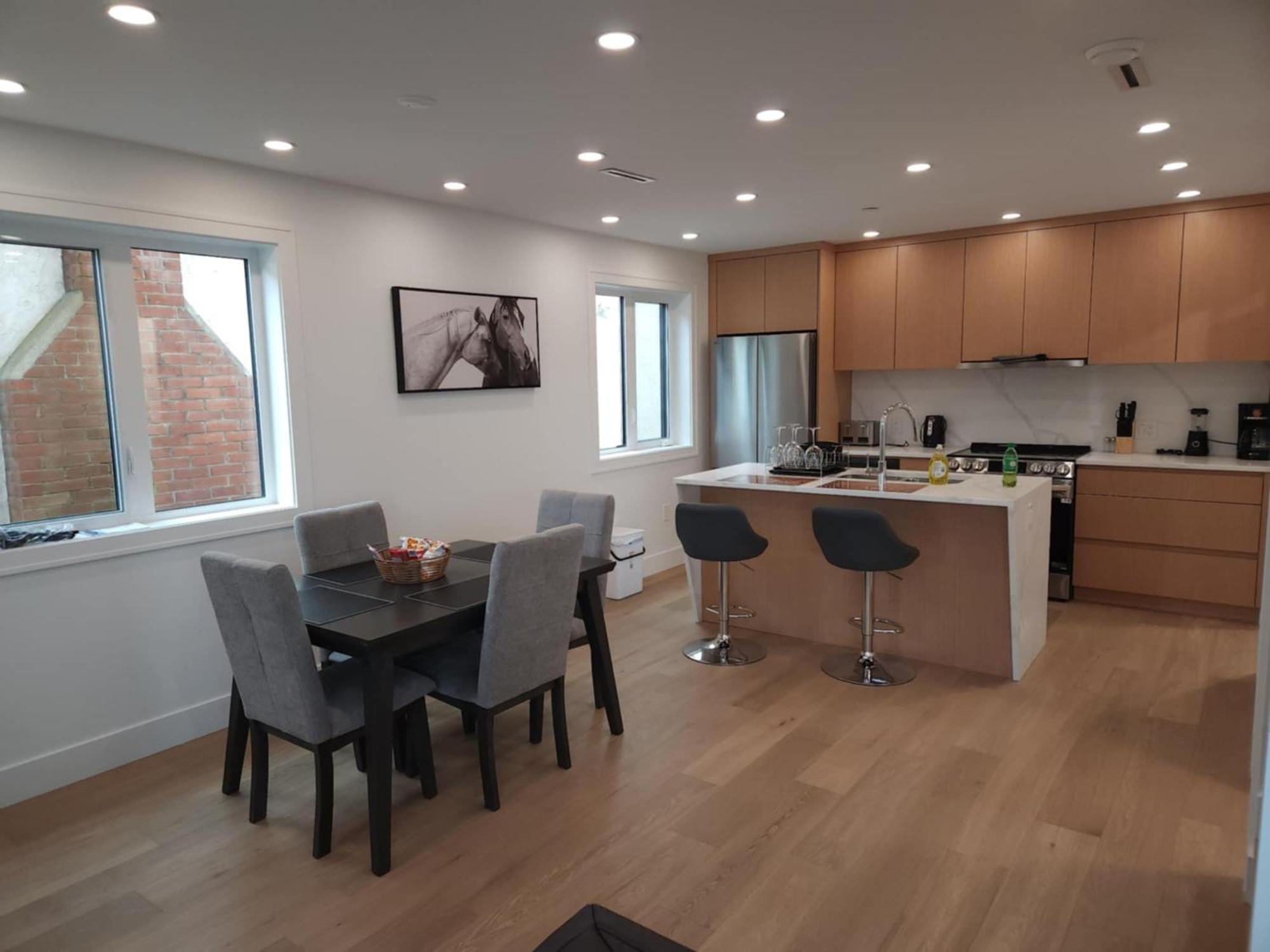 Signature Luxe Top-Floor Townhouse 2Br, 3Ba With Stunning Views Vancouver Exteriör bild